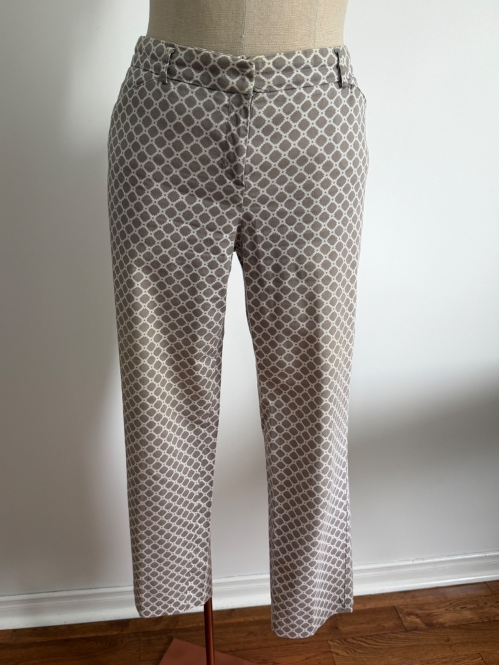Zac & Rachel - White and Tan Ankle Pants with Geometric pattern